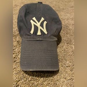 Used New York Yankees dad hat